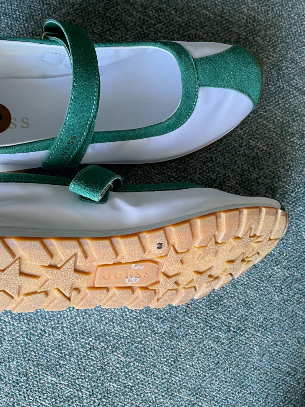 Guess Slip On - Picture 3 of 3